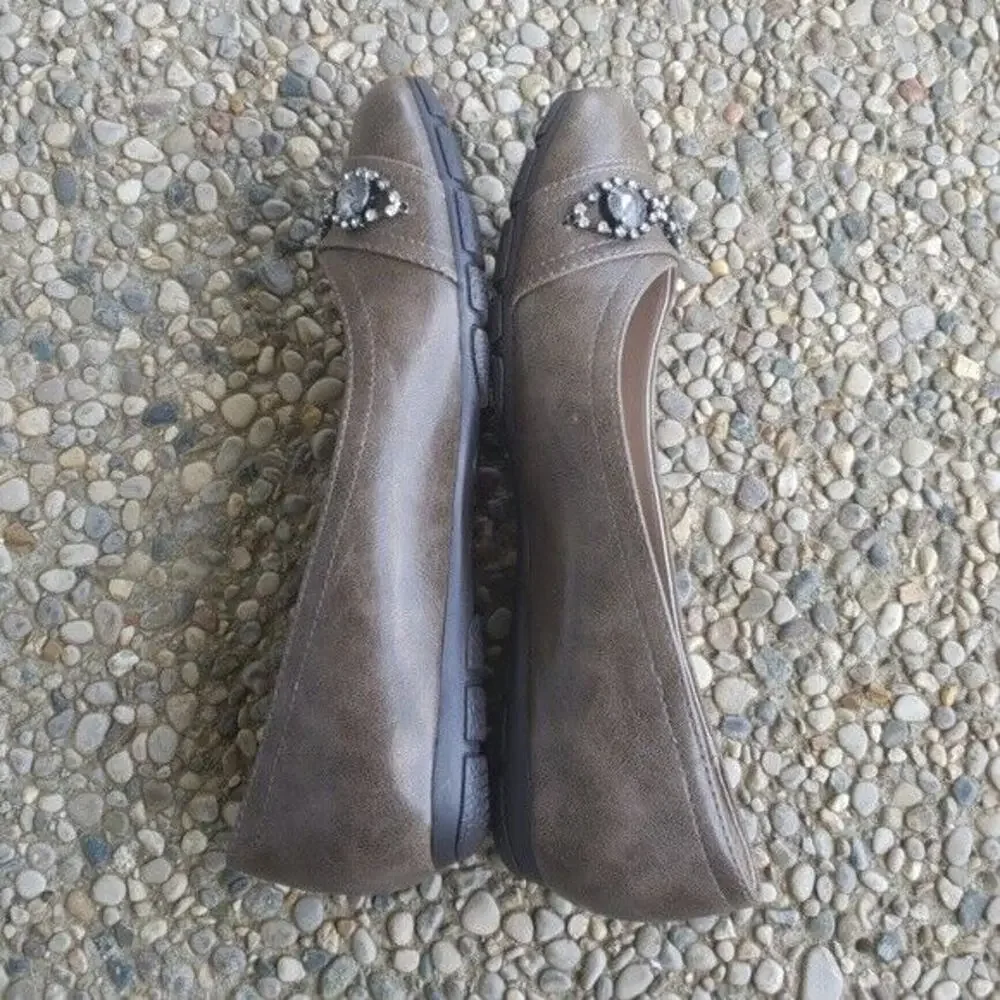 Rialto Comfort Brown Jeweled Flats Size 7.5